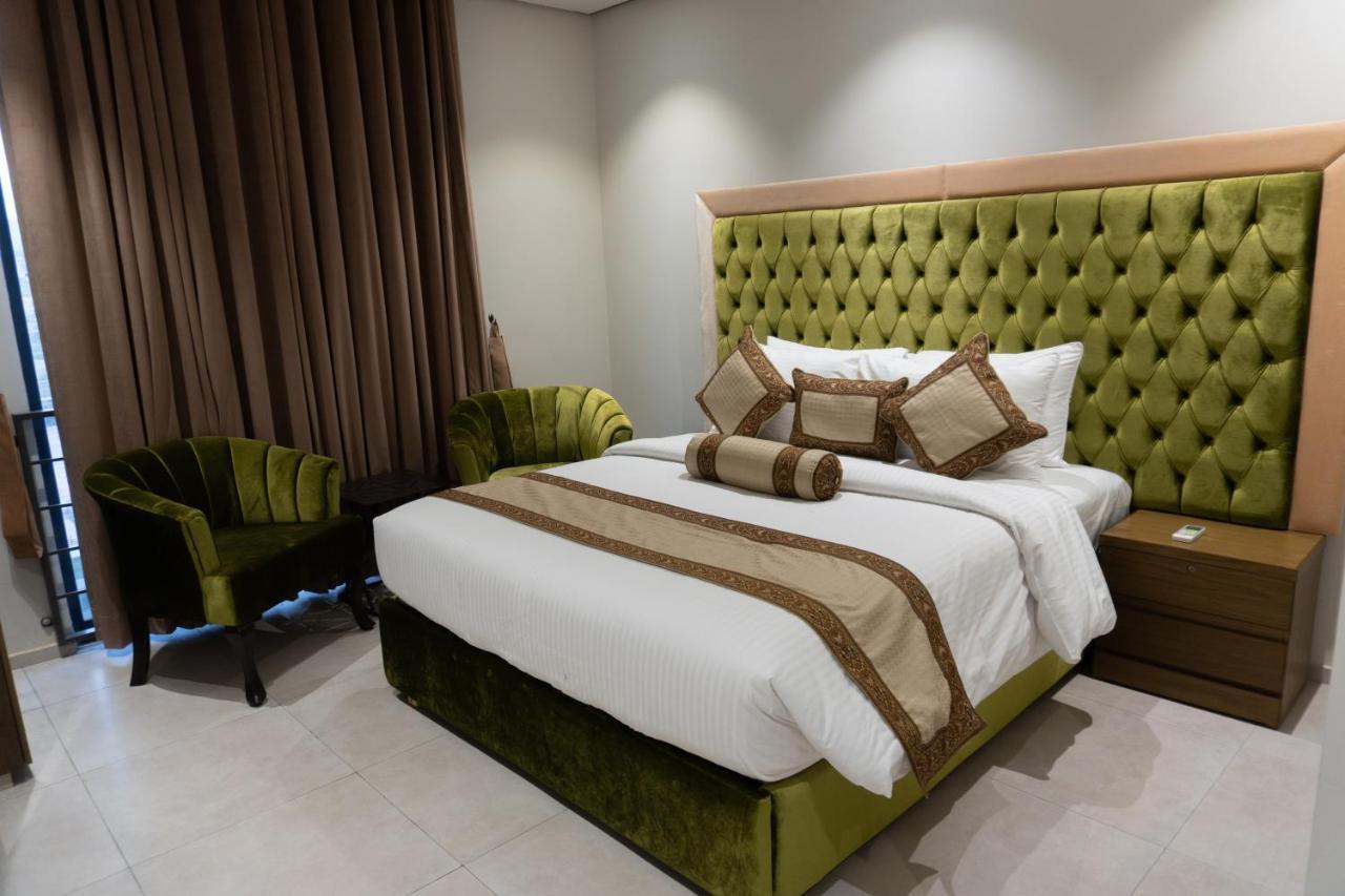 Trivelles Executive Suites Islamabad Bagian luar foto